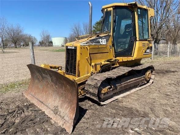 CAT D4G XL Верижни булдозери
