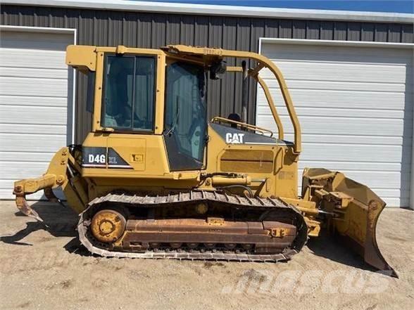 CAT D4G XL Верижни булдозери
