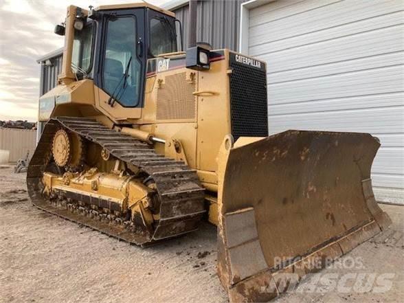 CAT D5M Верижни булдозери
