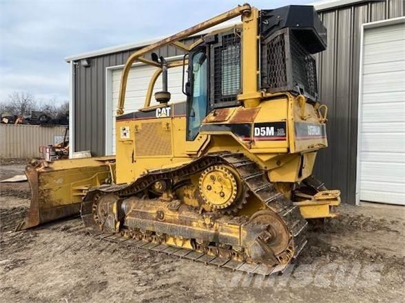 CAT D5M XL Верижни булдозери
