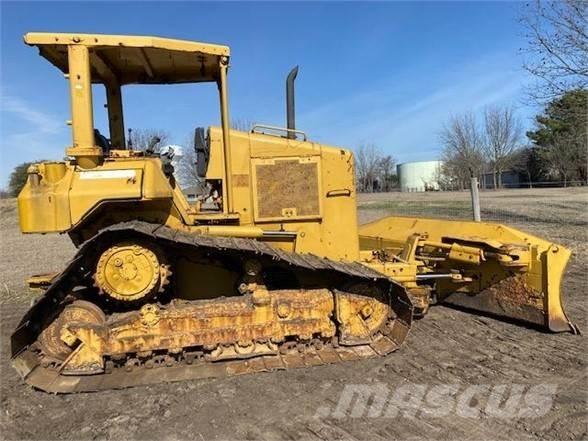 CAT D5N Верижни булдозери
