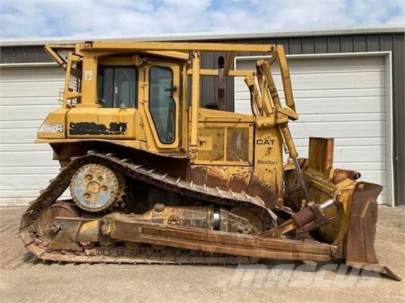 CAT D6H XL Верижни булдозери
