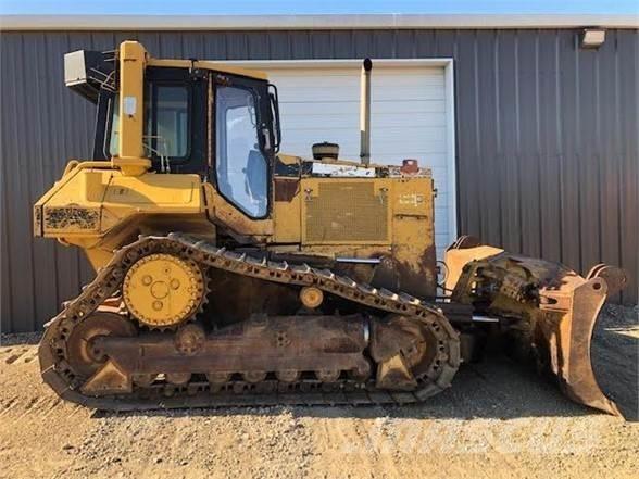 CAT D6M XL Верижни булдозери
