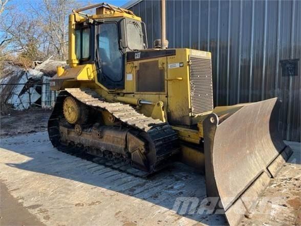 CAT D6M XL Верижни булдозери
