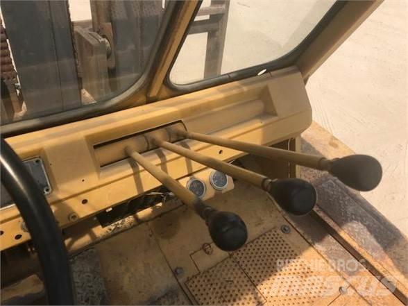 CAT V250 Дизелови камиони