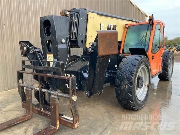 JLG 1055 Телескопични товарачи