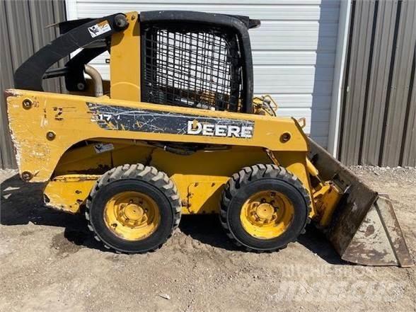 John Deere 317 Мини товарачи

