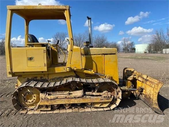 John Deere 450 Верижни булдозери
