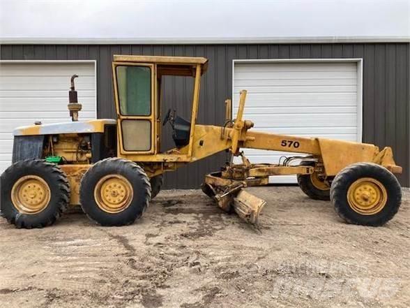 John Deere 570 Грейдери
