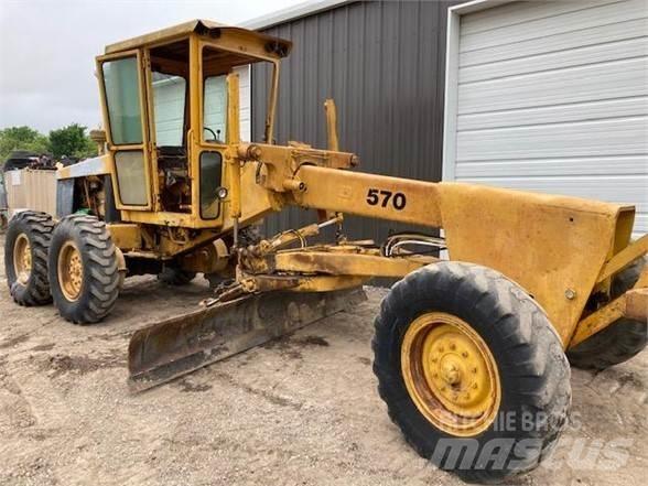 John Deere 570 Грейдери