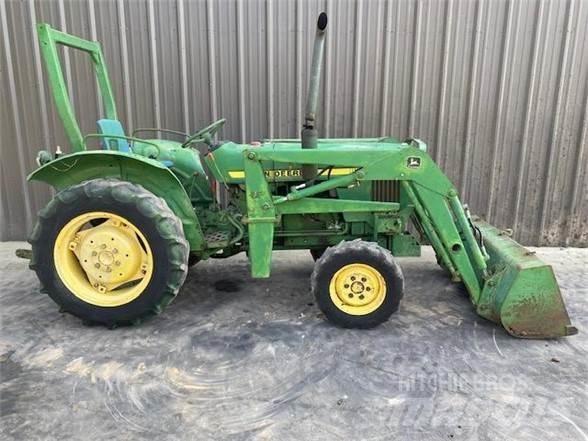 John Deere 850 Трактори