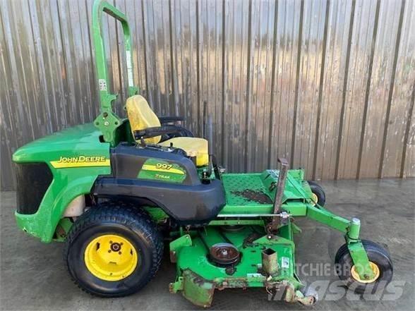 John Deere 997 Косачки без радиус на завъртане