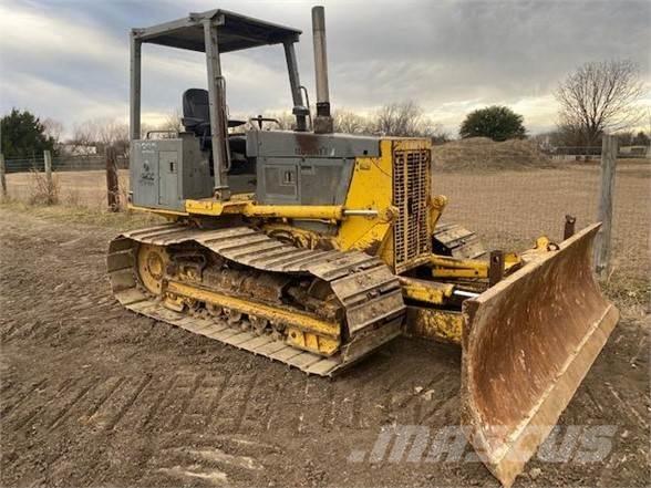 Komatsu D32P-1 Верижни булдозери
