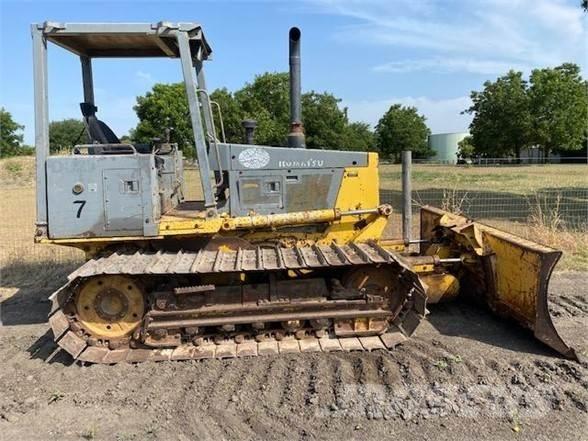 Komatsu D32P-1 Верижни булдозери
