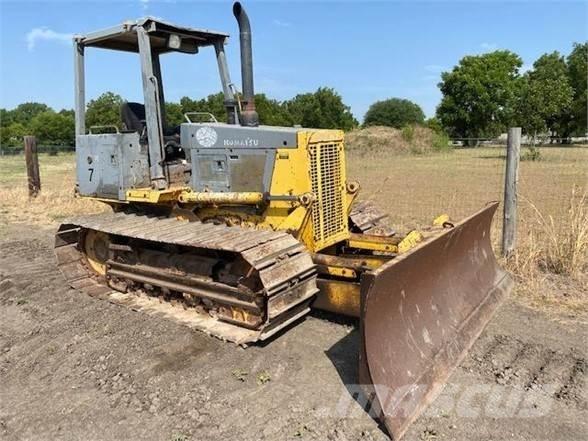 Komatsu D32P-1 Верижни булдозери
