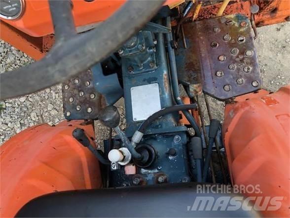 Kubota B7100 Трактори