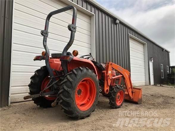 Kubota L3200 Трактори