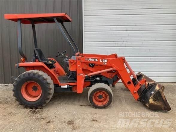 Kubota L35 Колесни товарачи