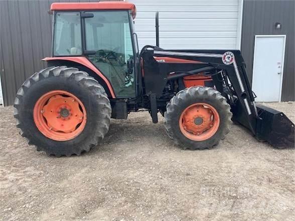 Kubota M9000 Трактори
