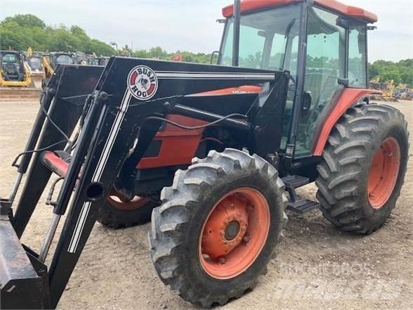 Kubota M9000 Трактори