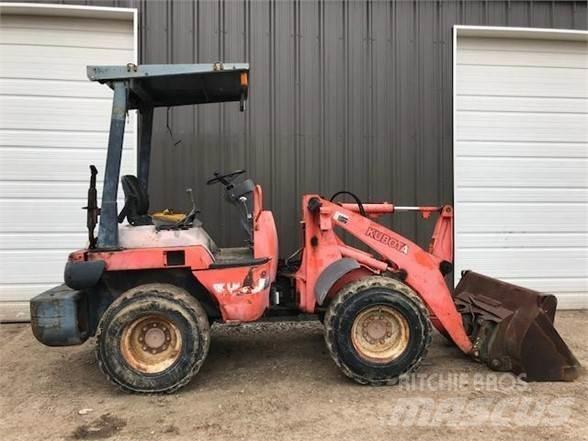 Kubota R420 Колесни товарачи