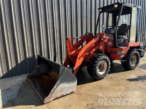 Kubota R420 Колесни товарачи