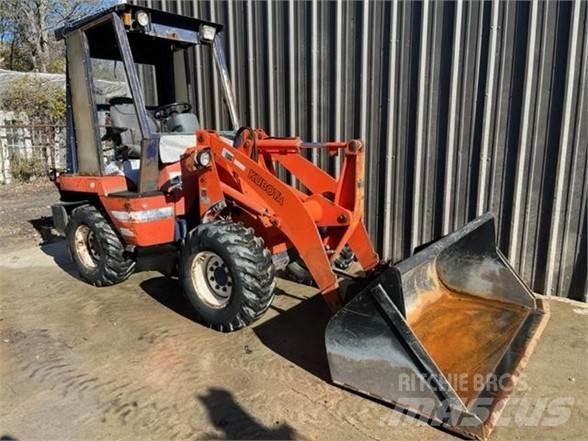 Kubota R420 Колесни товарачи