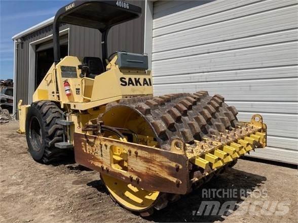 Sakai SV410 Еднобарабанни ролки
