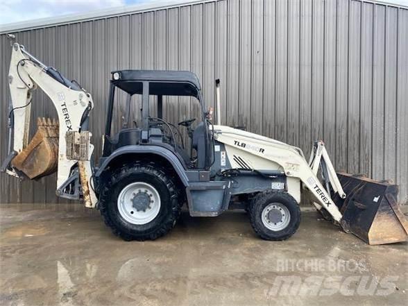 Terex TLB840R Товарач със заден ексватор