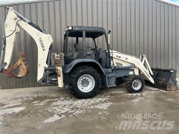 Terex TLB840R Товарач със заден ексватор