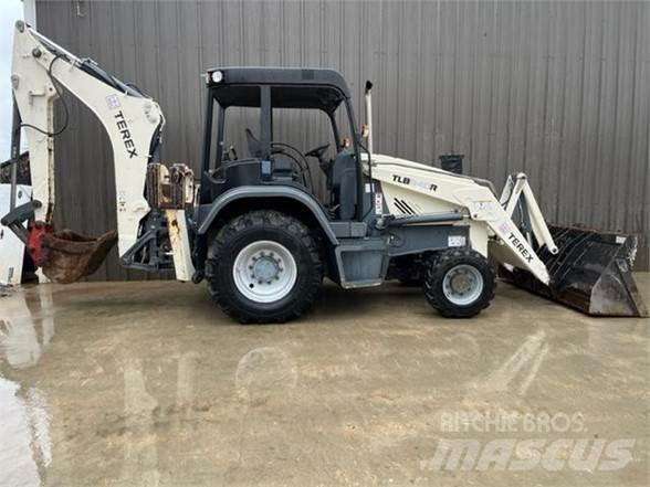Terex TLB840R Товарач със заден ексватор