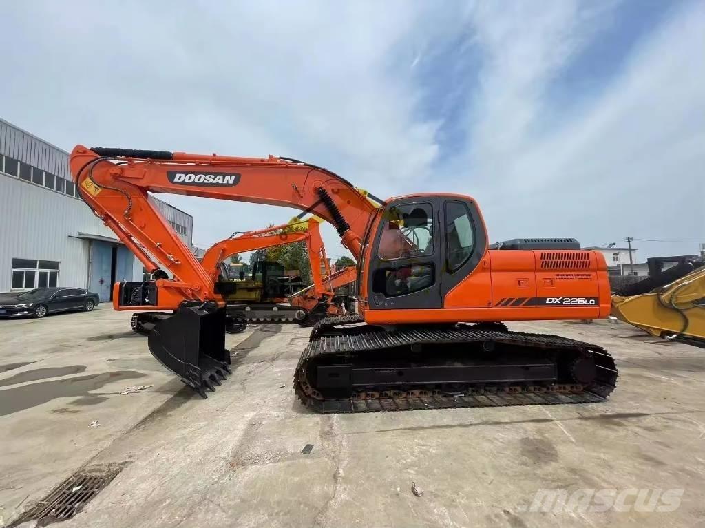 Doosan DX 225 LC Верижен екскаватор
