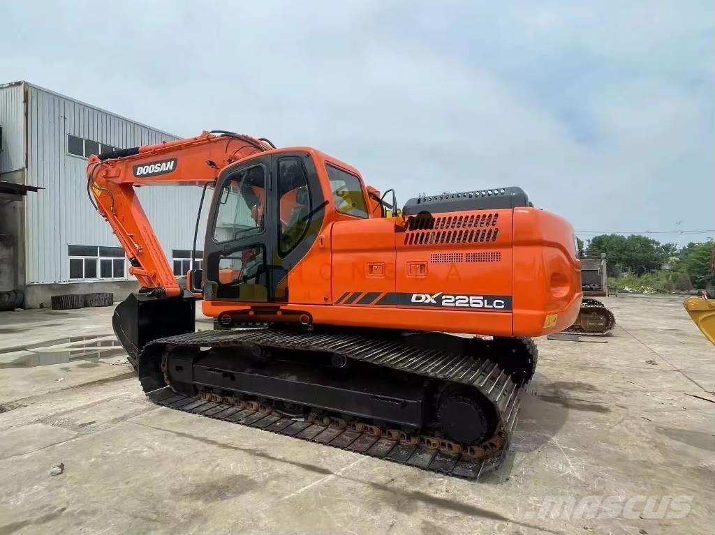 Doosan DX 225 LC Верижен екскаватор