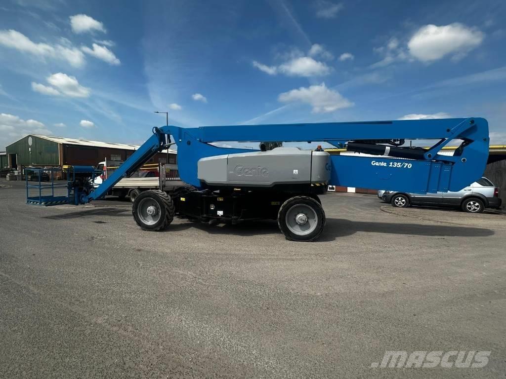Genie ZX 135/70 Съчленени стрелови подемници