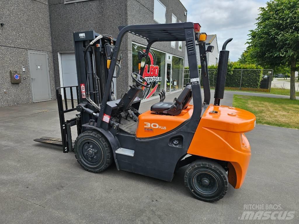 Doosan D 30 G Дизелови камиони