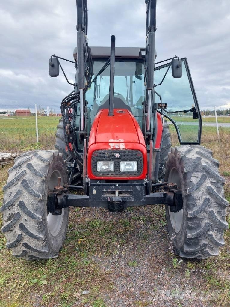 Massey Ferguson 4255 Трактори