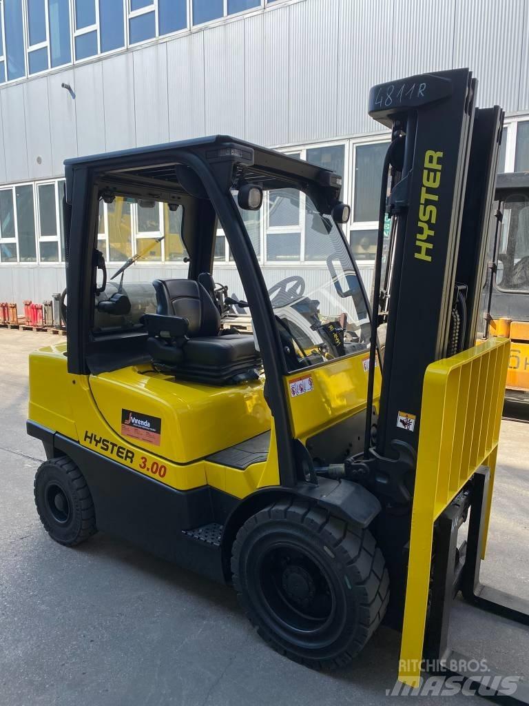 Hyster H3.0FT Камиони с АГУ
