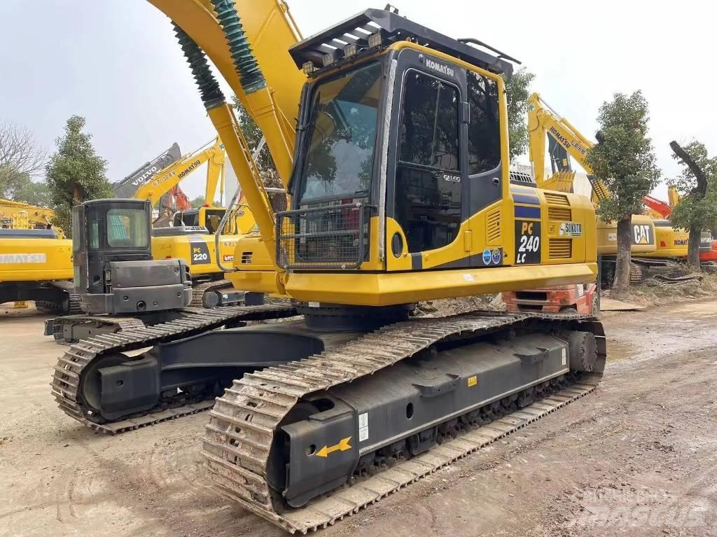 Komatsu PC240-8 Верижен екскаватор