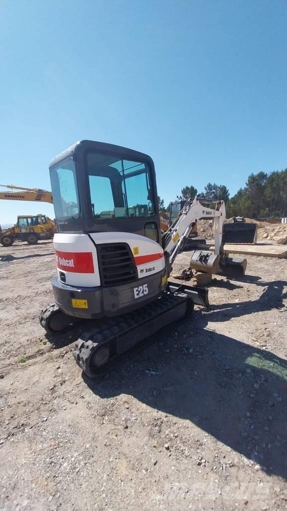 Bobcat E 25 Мини екскаватори < 7 т