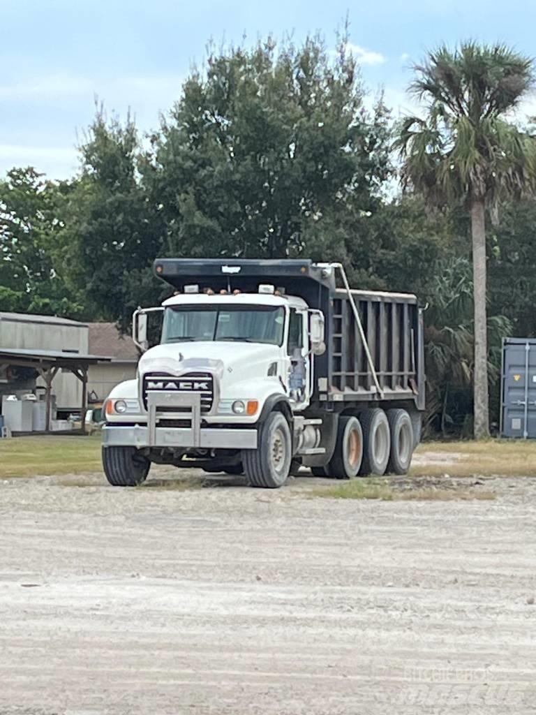 Mack Granite Самосвал