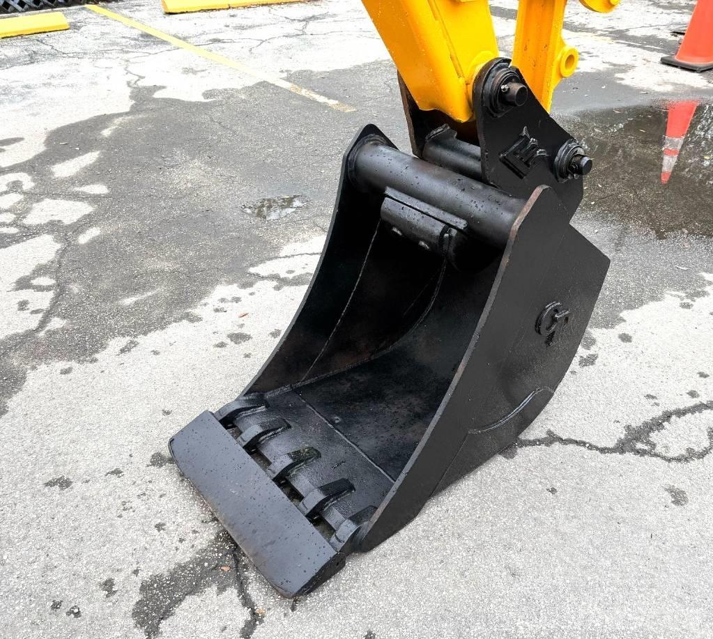 JCB 3 CX Товарач със заден ексватор