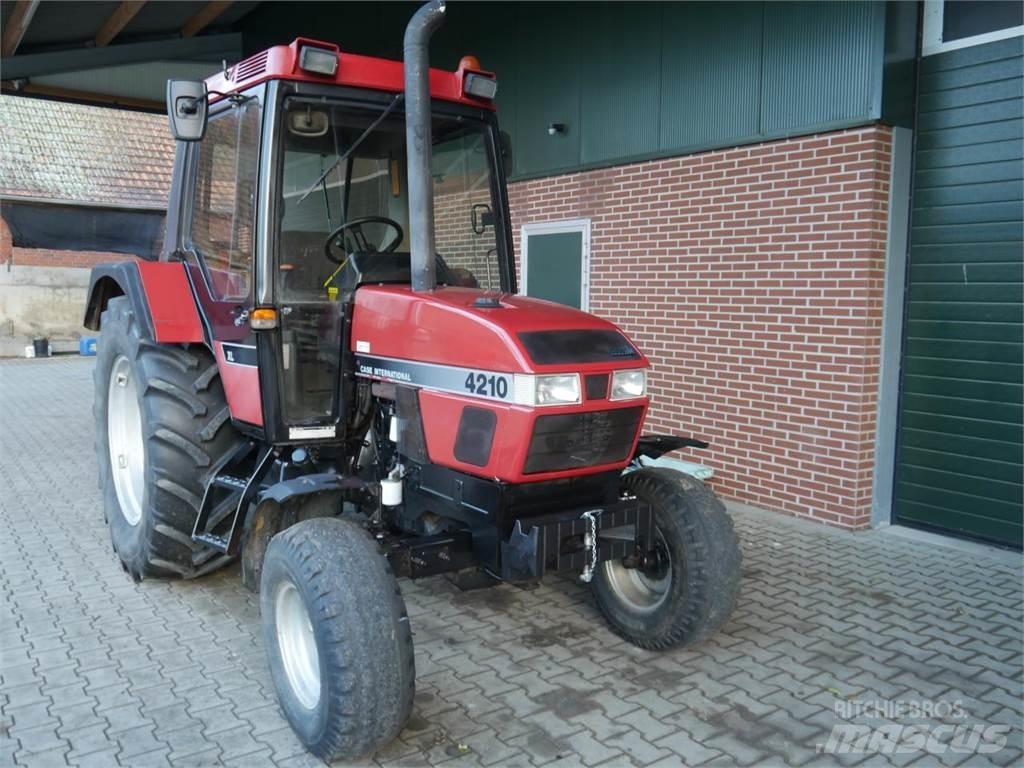Case IH 4210 XL Трактори