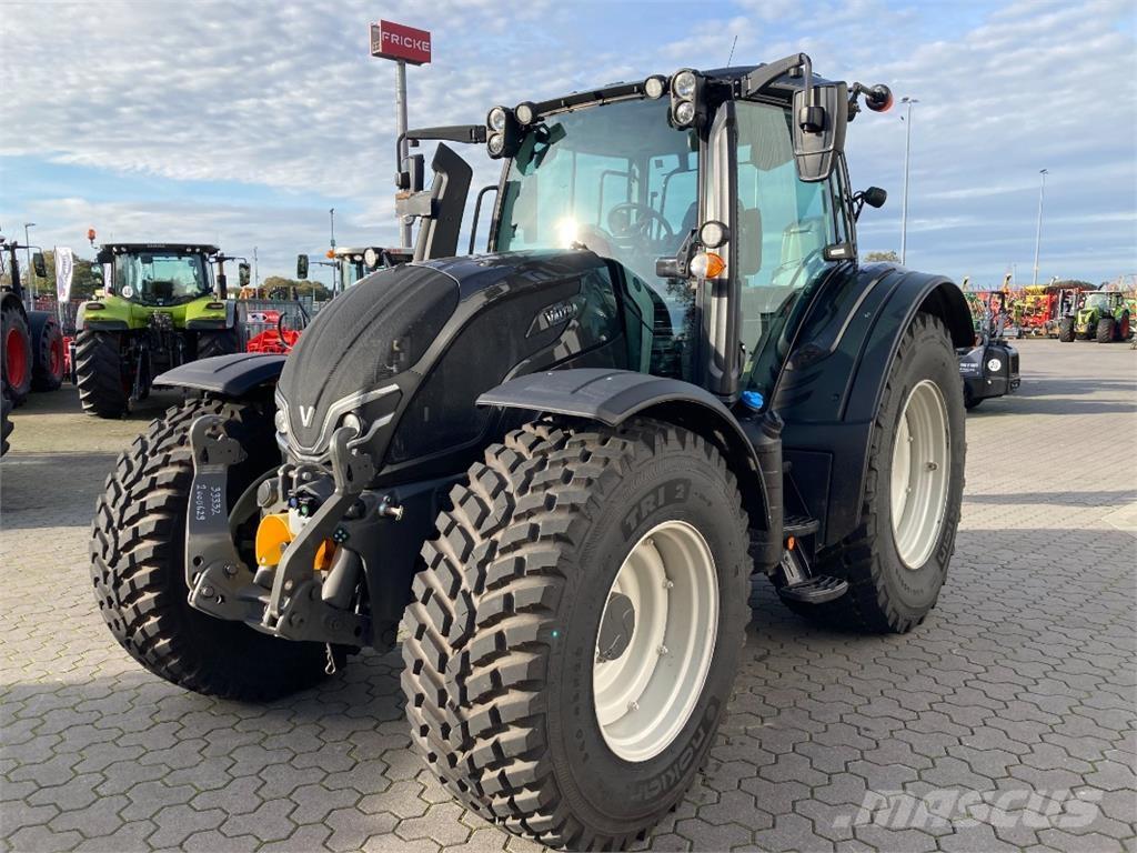 Valtra N155 Direct Трактори