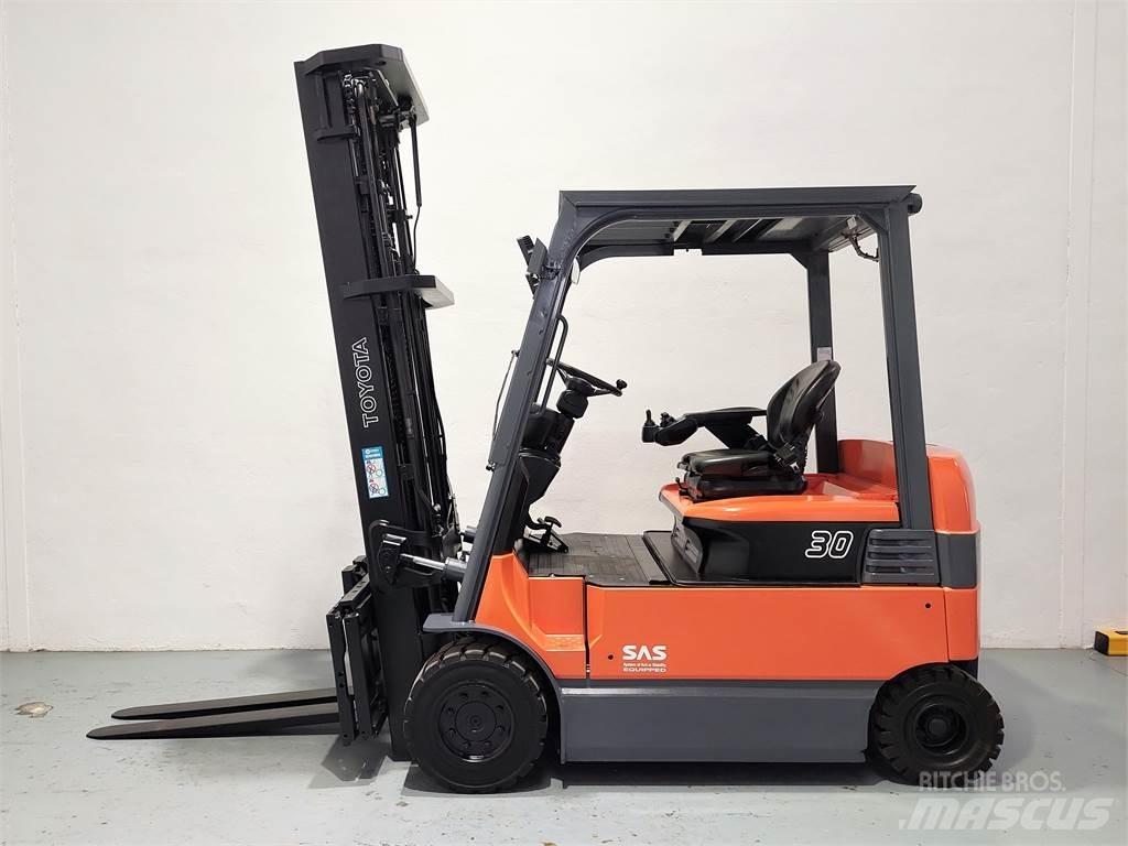 Toyota 7FBMF30 Електрически вилични кари-повдигачи