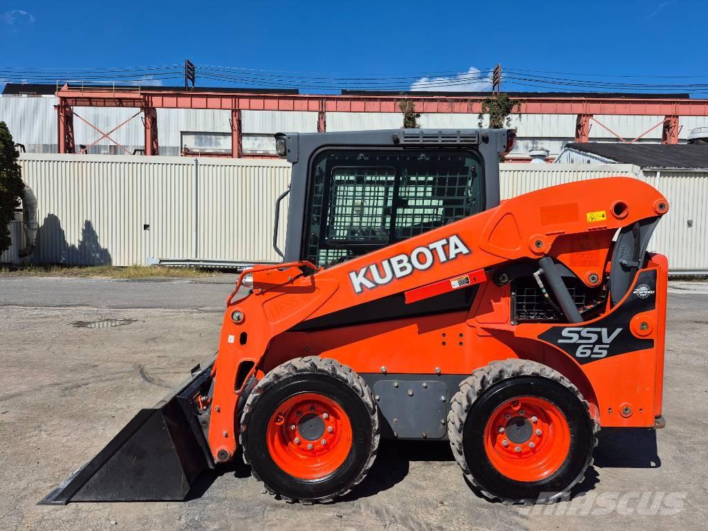 Kubota SSV 65 Мини товарачи
