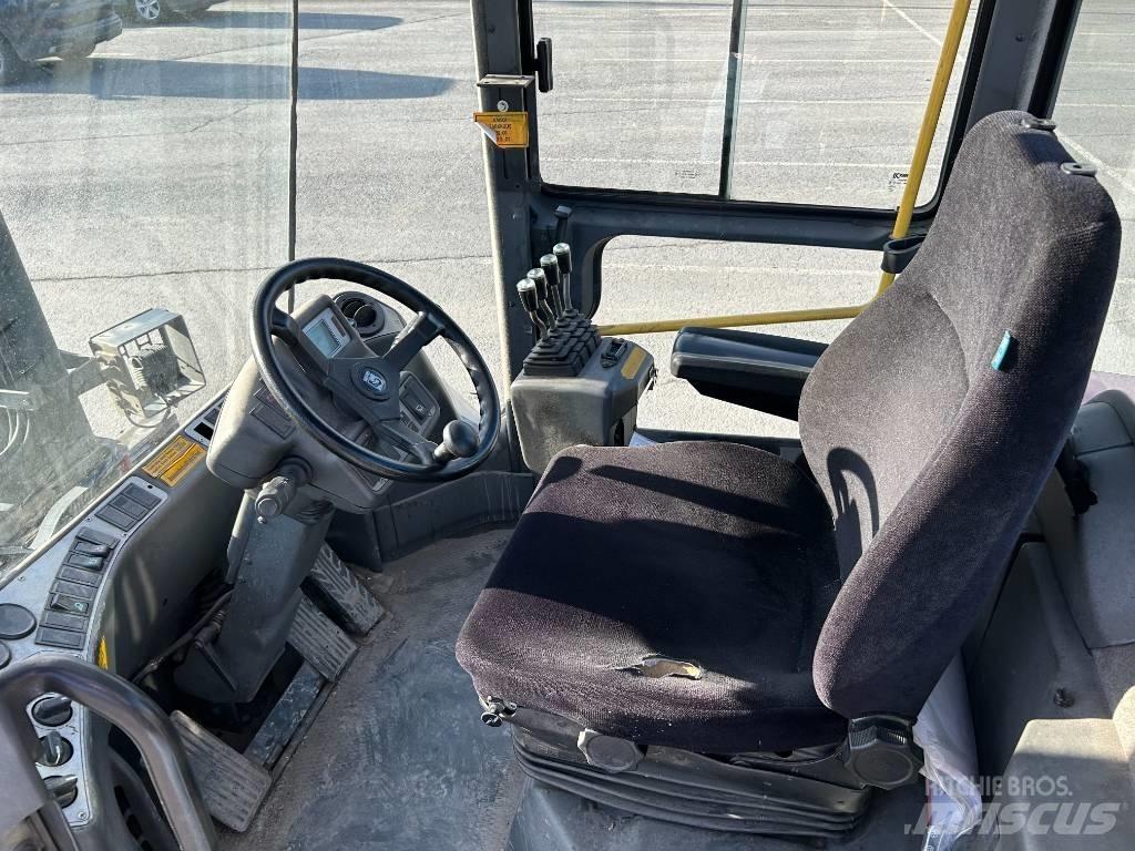 Kalmar DCE70-6 Дизелови камиони