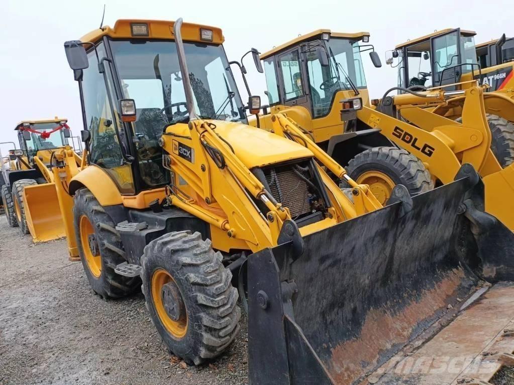 JCB 3 CX Товарач със заден ексватор