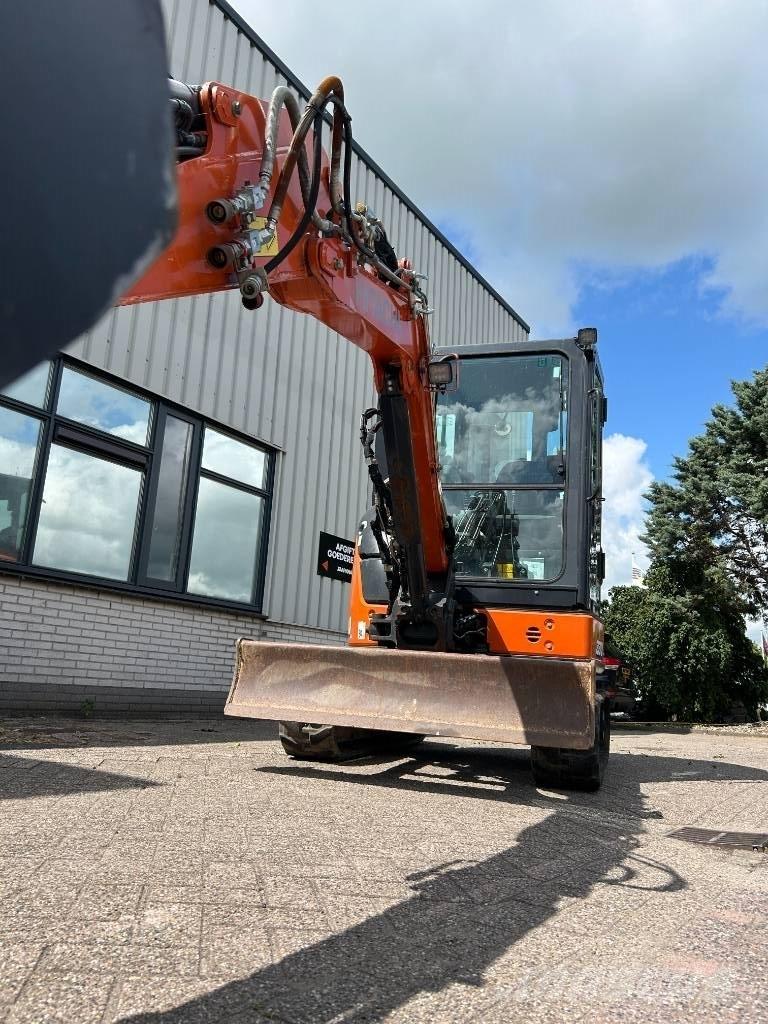 Hitachi ZX33U-6 Мини екскаватори < 7 т