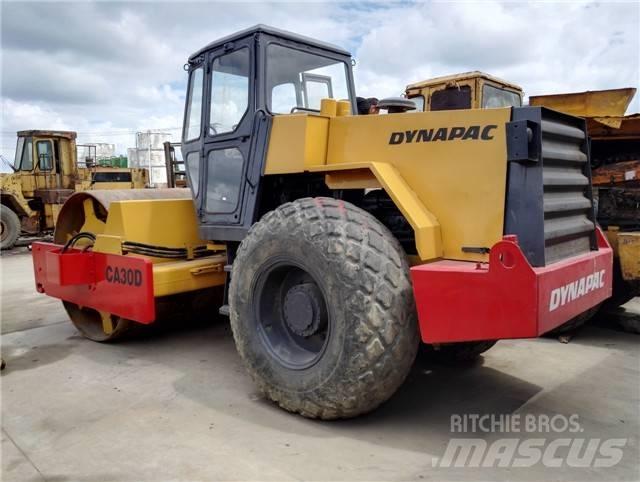 Dynapac CA 30 D Еднобарабанни ролки

