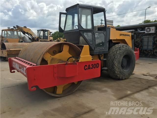 Dynapac CA 30 D Еднобарабанни ролки
